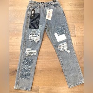 Jeans by simple society. New with tags. Size 5/27